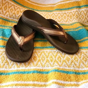 Vionic Sandals  Flip flops size 7 Arch Support FINAL PRICE